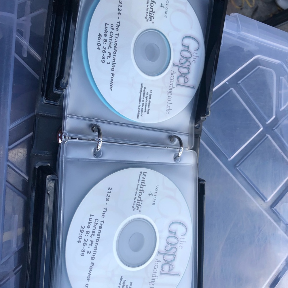 The Gospel According to St Luke: Volume 4 - Picture 6 of 12